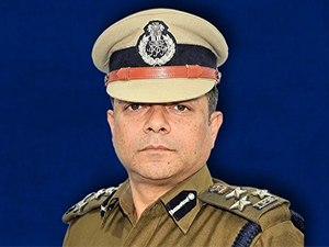 surprise-exit-delhi-police-chief-satish-golcha-attached-to-delhi-lg-s-office-anurag-kumar-is-new-cp