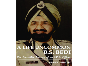 kerala-governor-releases-a-book-on-legendary-ips-officer-b-s-bedi
