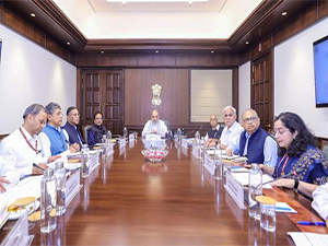 high-level-committee-on-demographic-changes-calls-on-union-home-minister