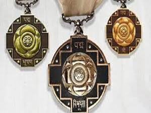 a-total-139-padma-awards-conferred-sharada-sinha-bibek-debroy-kishore-kunal-make-it-to-the-list