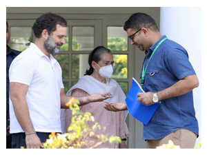 gracious-raga-vacates-house-to-take-the-battle-to-logical-end