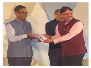 cji-facilitates-rajeshwar-singh-for-his-works-towards-divyangjans