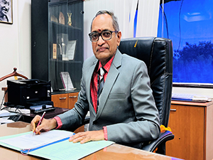 ch-srvgk-ganesh-assumes-charge-as-director-finance-at-rinl-