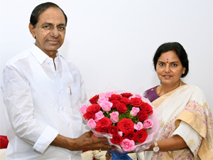 first-woman-chief-secretary-of-telangana-takes-charge