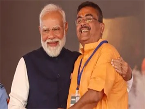 west-bengal-ends-central-boycott-delegation-attends-tourism-conclave-in-gujarat